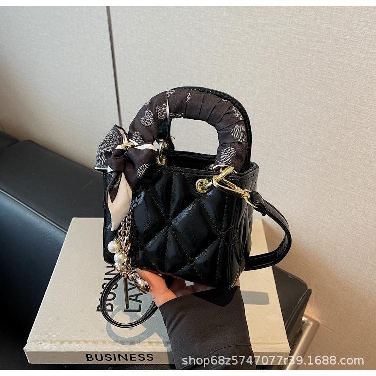 2025 new model, feeling foreign style, Princess Diana bag, women's Sen Meng trend trend line, diamond single shoulder handbag, messenger bag