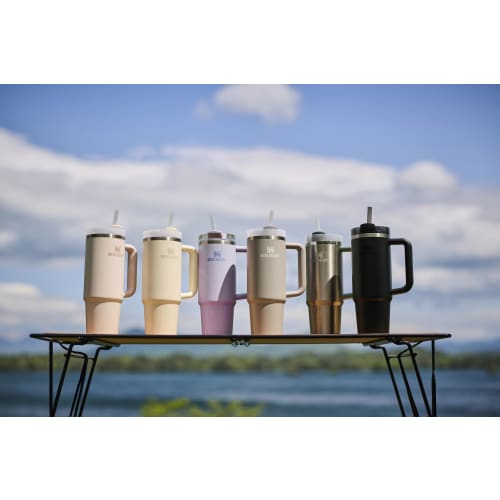 STANLEY H2.0 Vacuum Quencher, 0.88L, Rose Quartz 2.0, Insulates, Durable, with Straw, Perfect for Summer, Outdoor Activities, Dishwasher Safe, Warrant