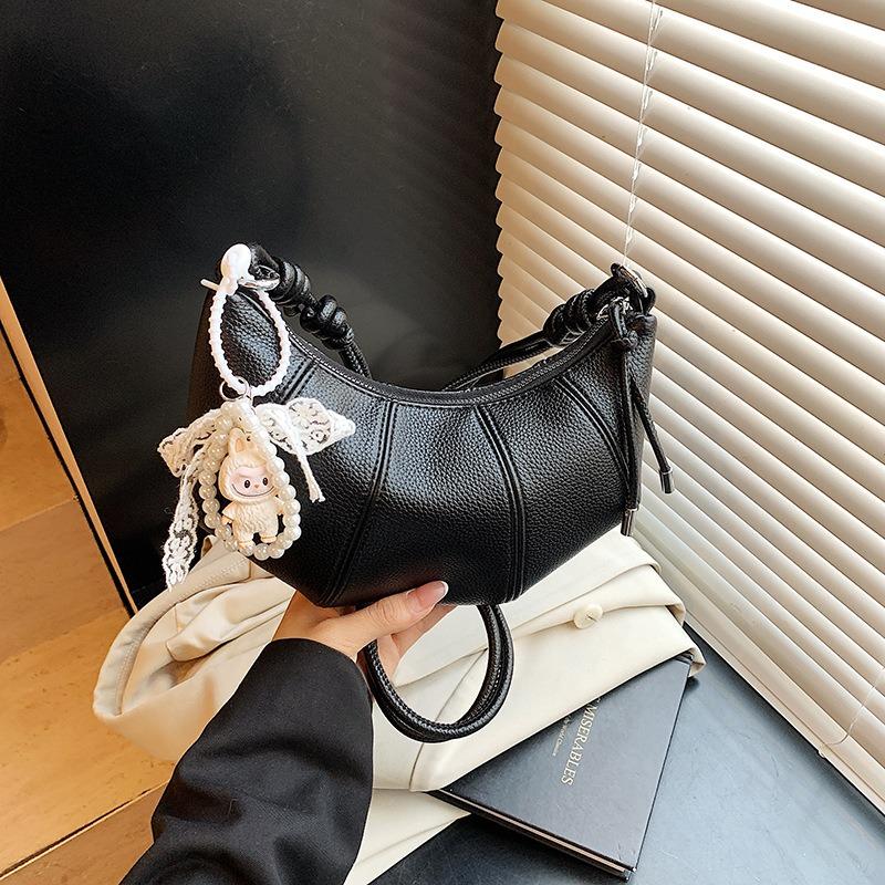 Niche Bag Women's New Summer Popular Versatile Messenger Bag Shoulder Armpit Bag Croissant Bag