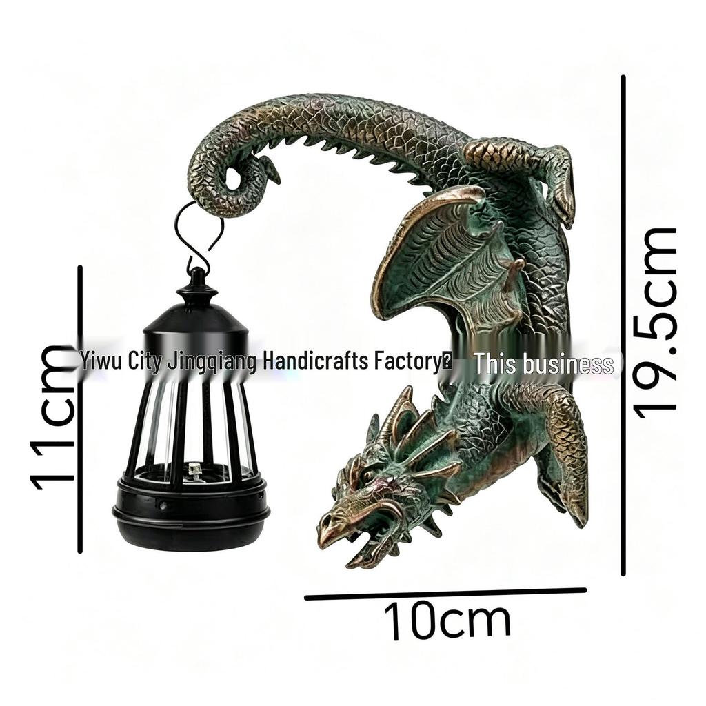 Solar-Powered Lizard Ornament: Creative Resin Home & Office Decoration.