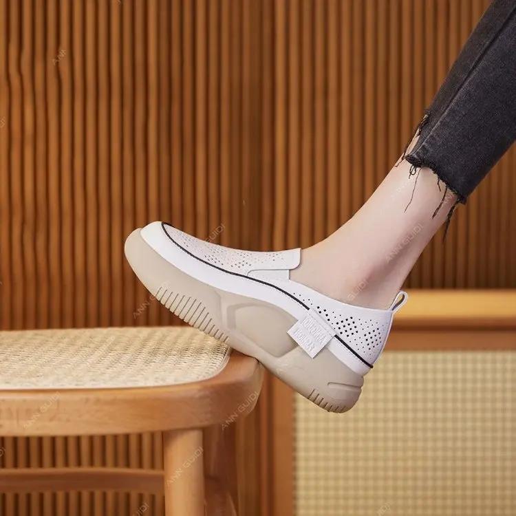 Women's New Breathable Hollow Retro Casual Shoes with Round Toe Soft Sole and Soft Surface, Loafers, Thick Soled Sandals