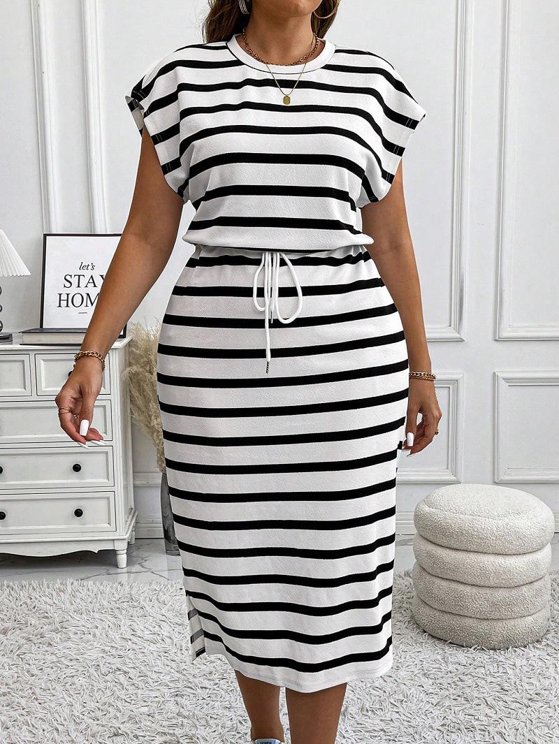 

Plus Size European Style Women s Striped Lace-Up Dress with Cinching Waist and Round Neck 4XL белый