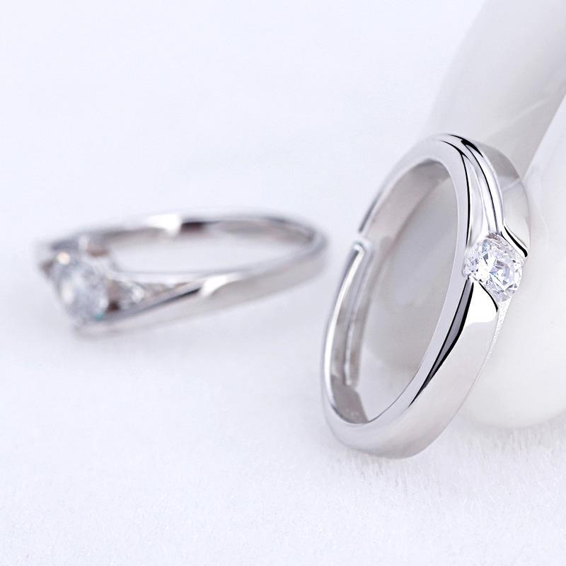 Modische Partnerringe: Schlichte offene Ringe mit eingelegtem Zirkon, perfekt für Männer und Frauen.