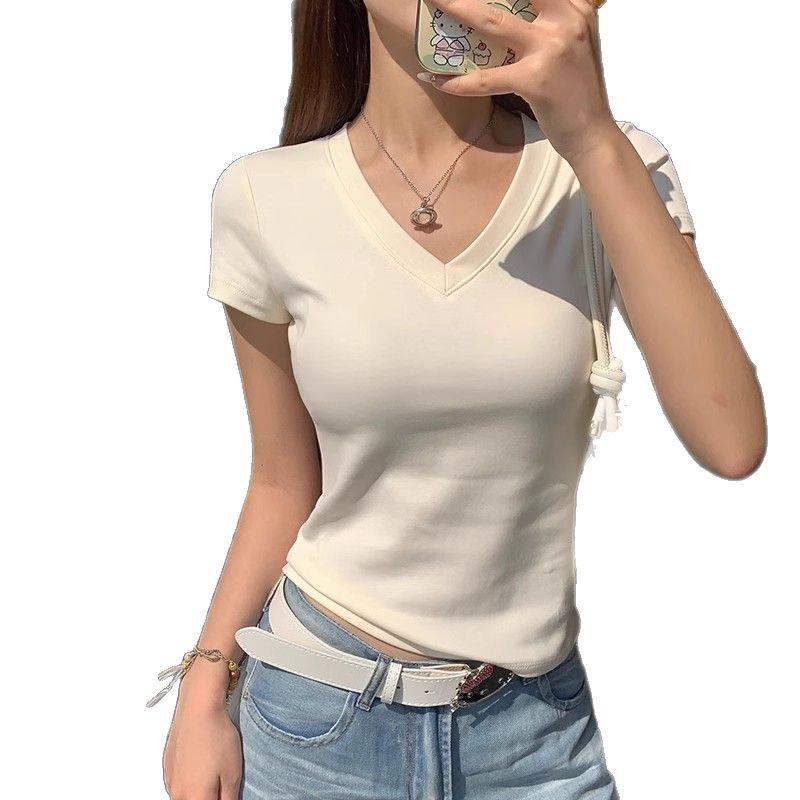 Black V-Neck Slim Fit Short-Sleeve T-Shirt for Women - Stylish Summer Top