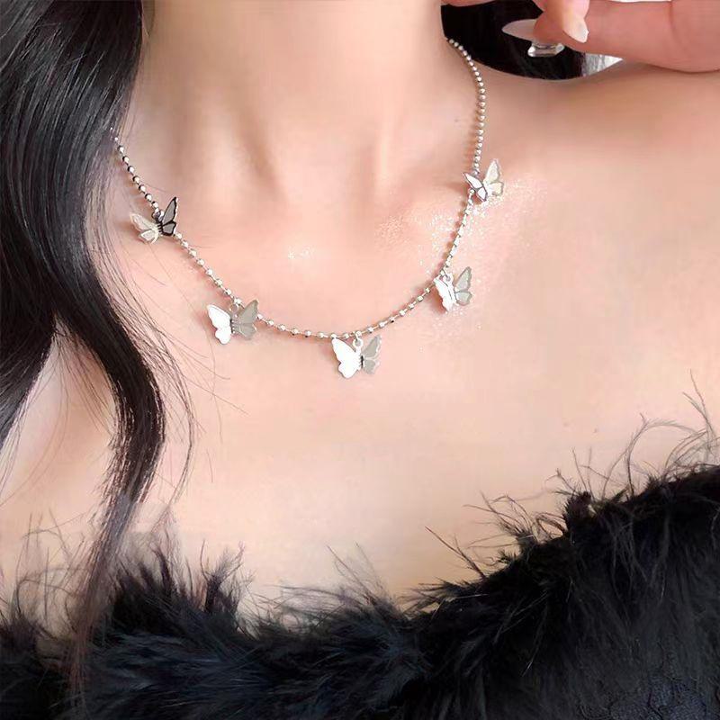 Lucky Butterfly Necklace: Elegant & Trendy 2025 Women's Clavicle Chain in Light Luxury Style