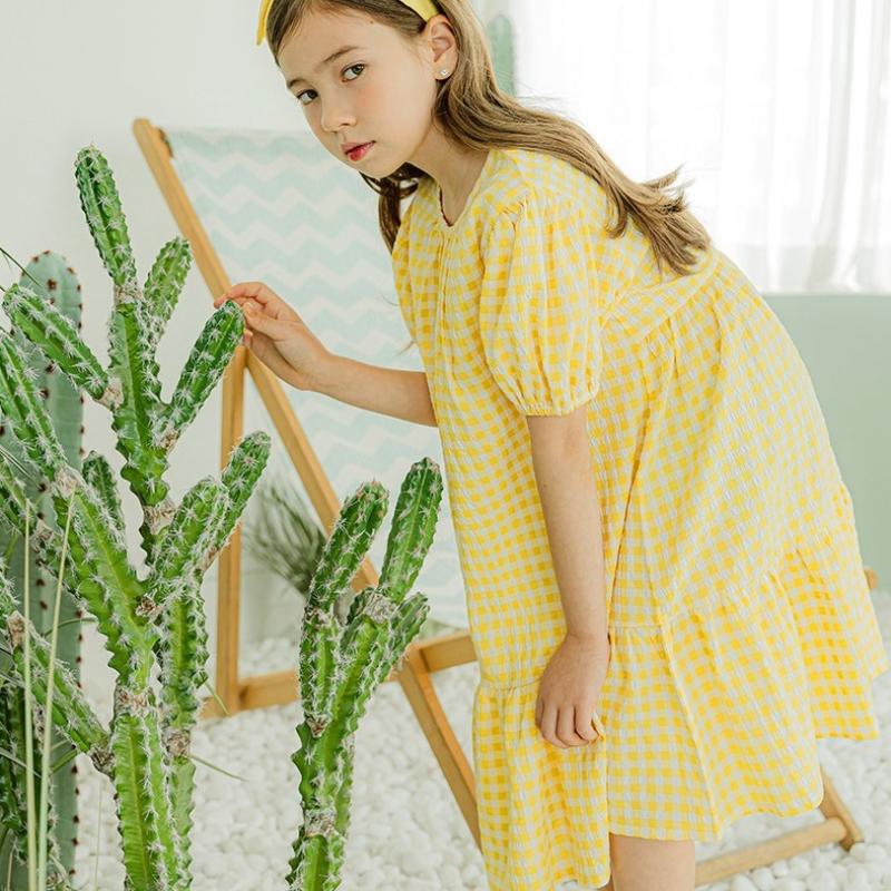 Olivean Vorder- und Rückseite Kleid Gelb 