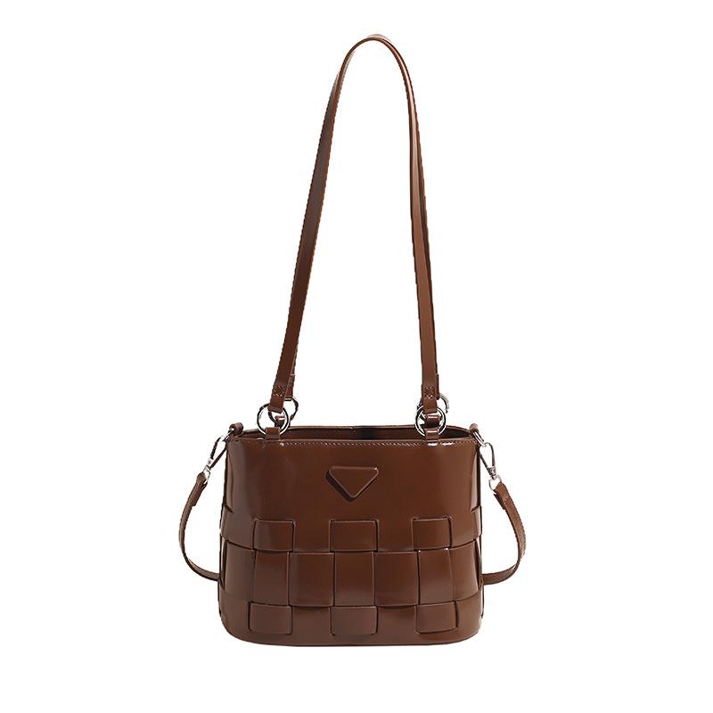 

2024 Французская Ретро Плетеная Женская Нишевая Сумка-Ведро на Плечо и через Плечо коричневый