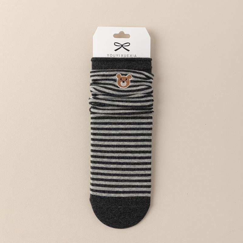 5/10 Pairs Casual Autumn Winter Embroidered Socks for Women Cute Cartoon Bear Mid Calf Socks Academic Style Striped Sweat Absorbing Cotton Socks