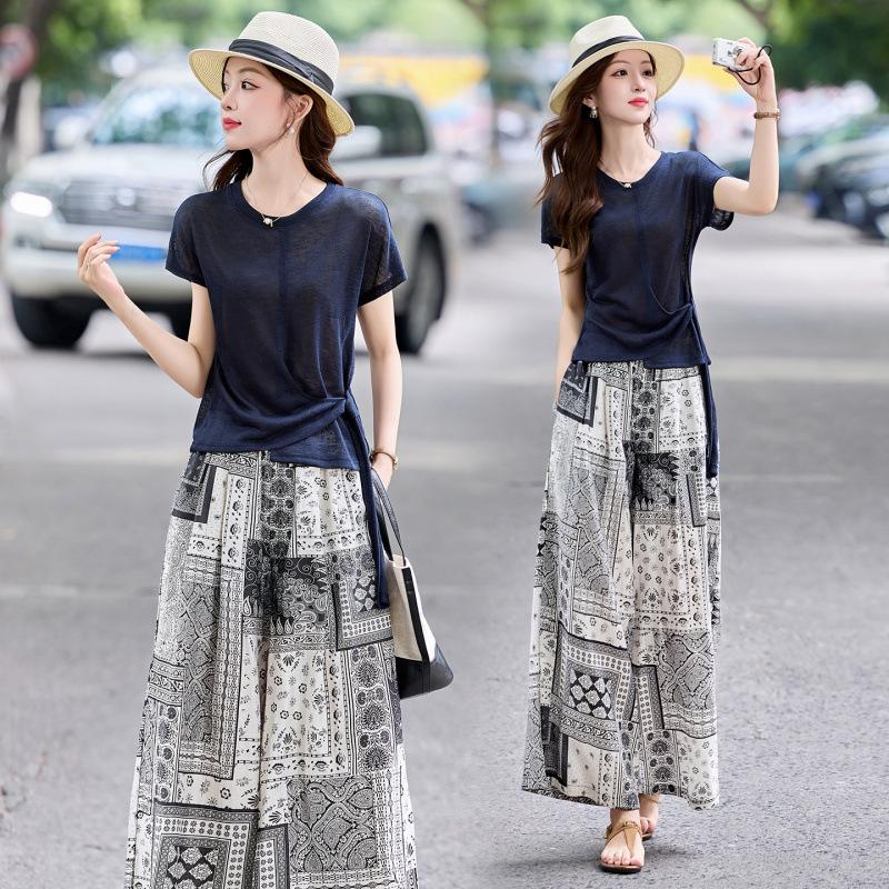 

Модные повседневные брюки-костюм женские летние новые футболка с коротким рукавом и неровным низом с принтом брюки с широкими штанинами комплект из двух предметов M