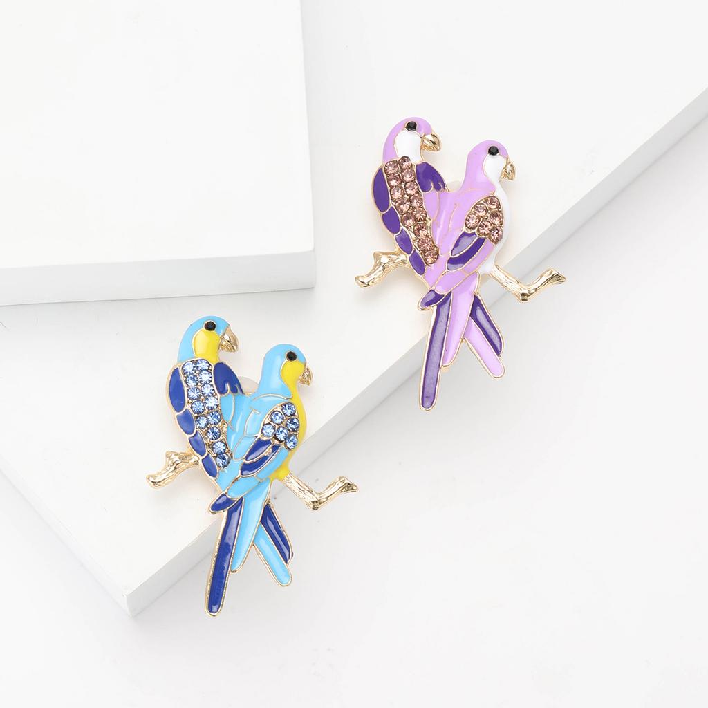 Personality Fashion Cute Two Parrot Brooches for Women Unisex Bird Pins Available Office Party Accessories Gifts