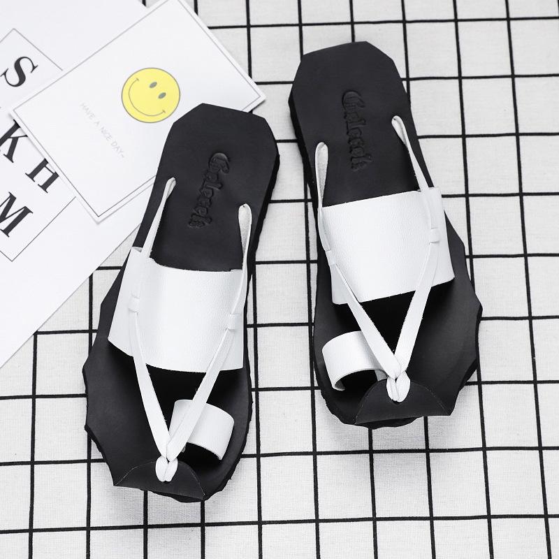 Sommer Herren Hausschuhe personalisiert vielseitig schwarz koreanische Version trendige Strand Römersandalen Herren 2025 Zehensandalen