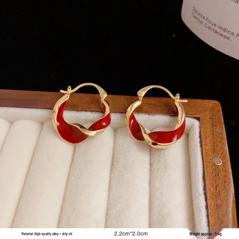 French Retro Pearl Plaid Earrings: Luxury Korean Studs for Women