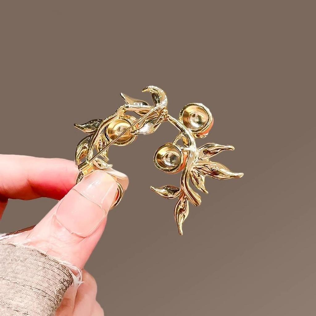 Elegance Persimmon Enamel Brooch: Pastoral-Style Chinese Corsage Pin for Women