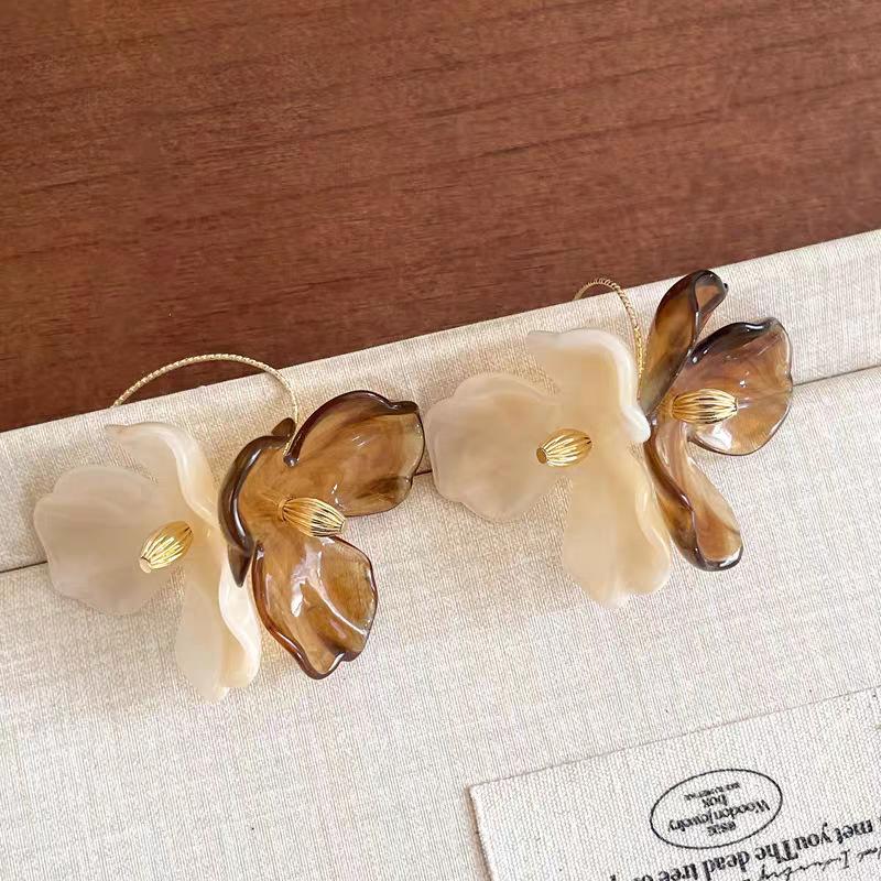 Atmosphere French Retro Earth Color Flower Acrylic Earrings Women'S Niche Design Earrings Temperament Earrings