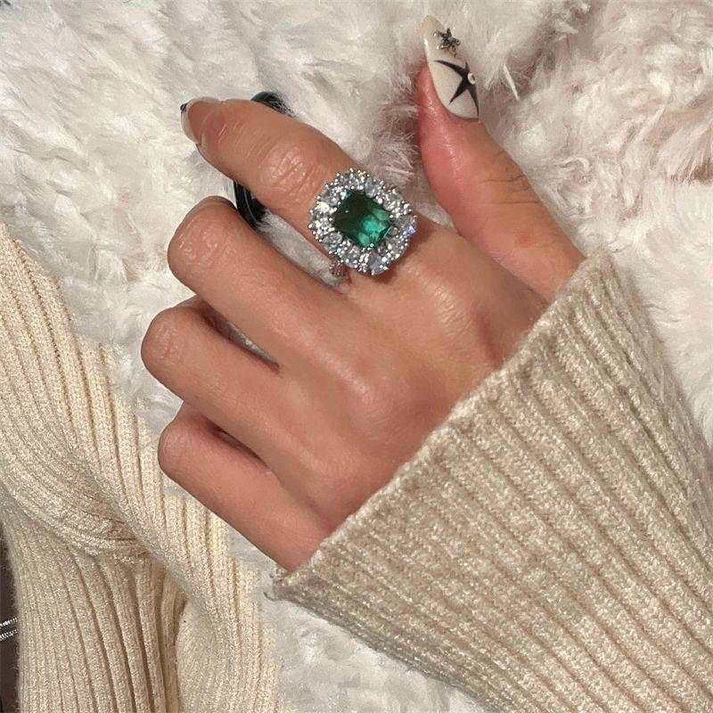 Mild Luxury Retro Grandmother Green Switchable Index Finger Ring Gem Default