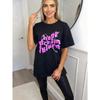 Schwarzes Oversized-T-Shirt mit rosa Text Hope Dream Future und Stacheldraht-Design für Freizeitkleidung und Streetstyle