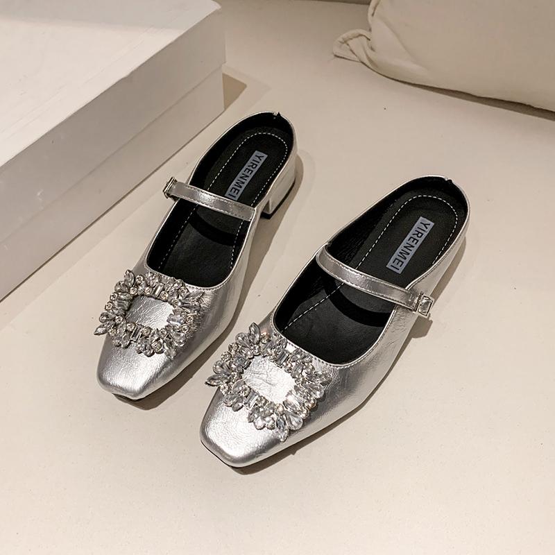 Mode Hot selling eleganta och bekväma Skor med platt klack Damskor Mellanhöjd klack Stil Vår Höst Nya Fyrkantig tå Strasshuvud