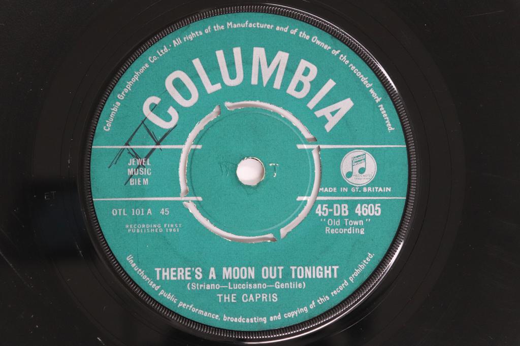 7inch Record CAPRIS - There's A Moon Out Tonight 45DB4605 Columbia 1961 UK Rock Used
