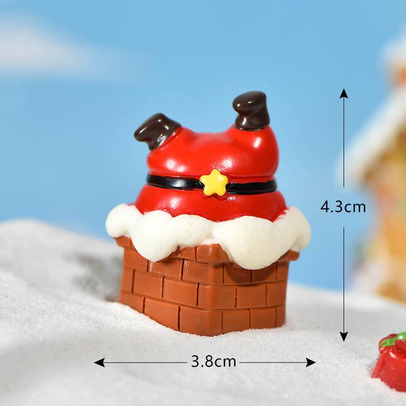 Christmas Micro Landscape High-Quality Snow Landscape Decoration Resin Figurines  Miniature Christmas Scene For Winter