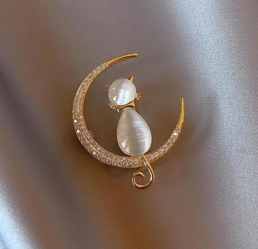 Moon Kitten Brooch High-end Brooch Suit Brooch Bag Accessory High-end and Simple Small Trinkets