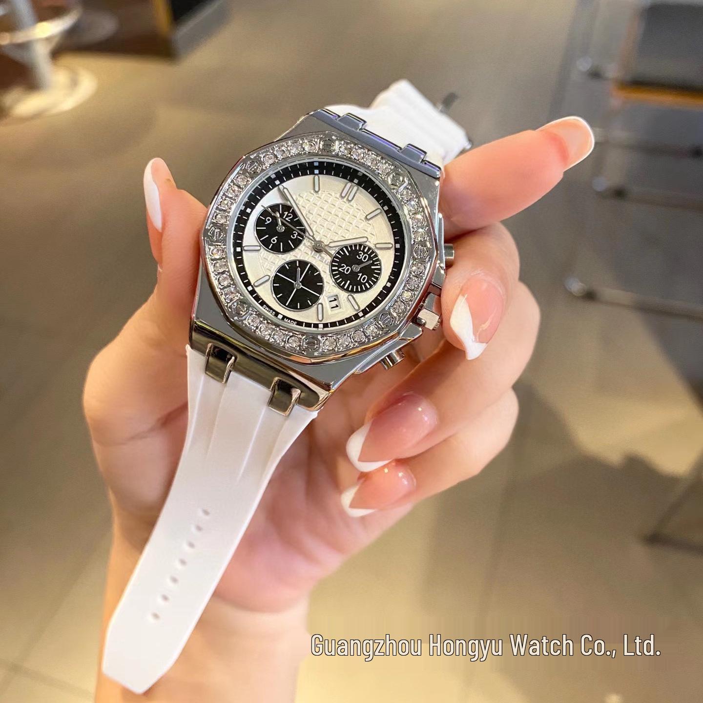 

Женские многофункциональные кварцевые часы-хронограф AP Royal Oak с резиновым ремешком серебряный