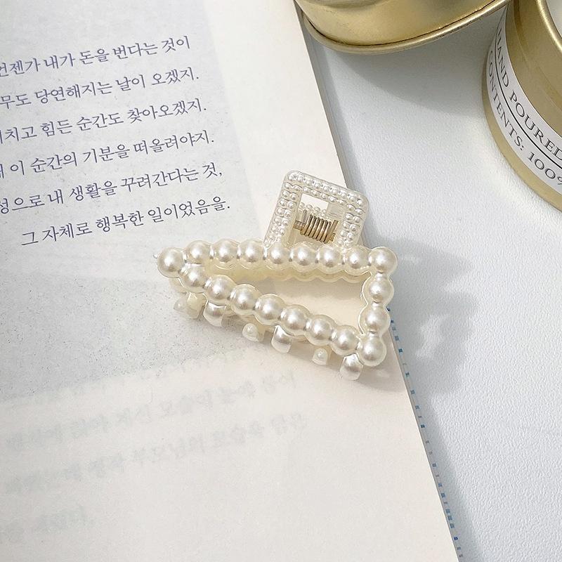 New Fashion Hollow Pearl Hair Claw Clips Simple Non Slip Mini Geometric Bangs Barrettes Hair Jaws for Women Girls Daily