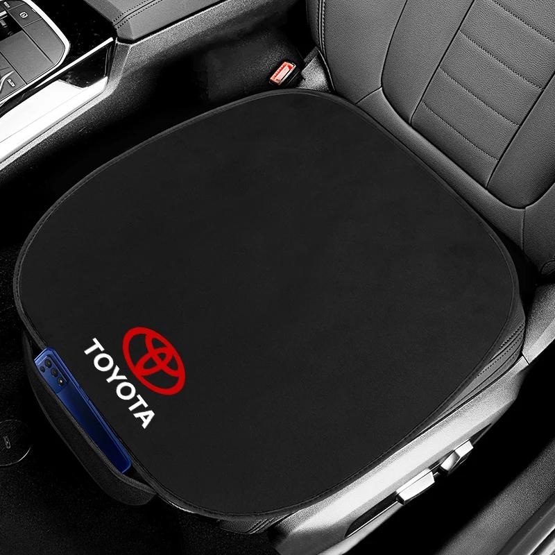 Toyota 2026 Nové poklice Čtyři roční období Univerzální Prodyšný Plyšový Potah na autosedačku a Hračka na opěrku hlavy Autolepka Toyota