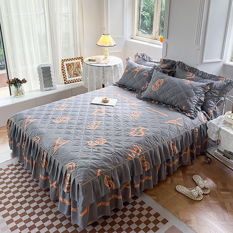 3pcs Bed Skirt Set Solid Color Quilted Thickened Lace Decoration Includes 1 Bed Skirt + 2 Pillowcases Suitable for Home And Hotel