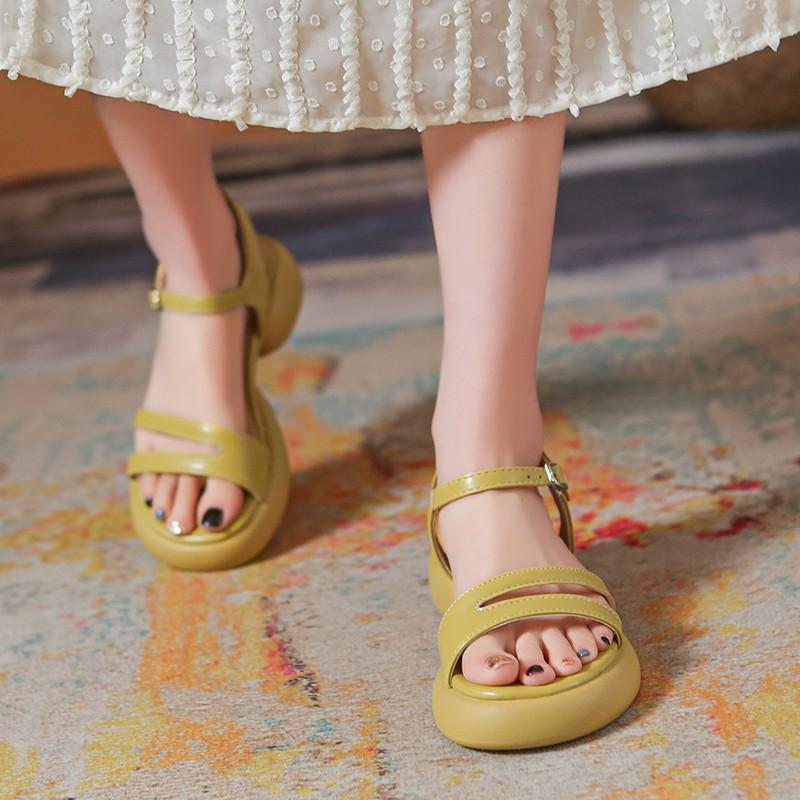 

Наступаючи на лайно~ товстий каблук високі підбори жіночі 2025 новий літо м яка шкіра з водонепроникною платформою товста підошва римські сандалі 40 жовтий