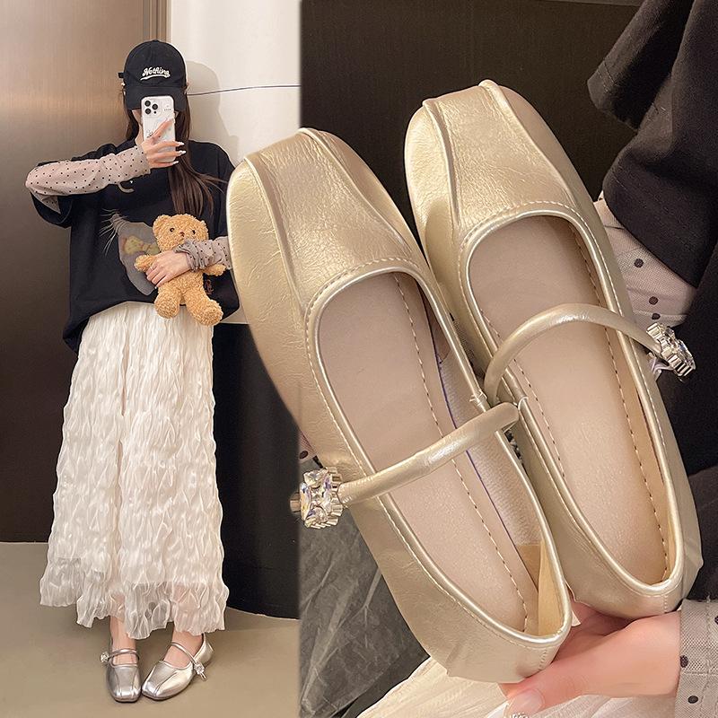 Flat bottom shallow mouth single shoes women's autumn new square head temperament matching skirt one-word buckle Mary Jane women's shoes