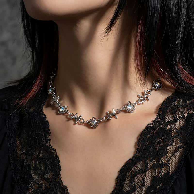 Moonstone Thorns Chain Necklace For Women With Geometric Design And Lockbone Style Perfect For Party Wear
