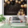 Ein schwarz-goldener kombinierter Feierhintergrund, begleitet von Luftballons, Konfetti und Geschenkboxen - geeignet für Geburtstage