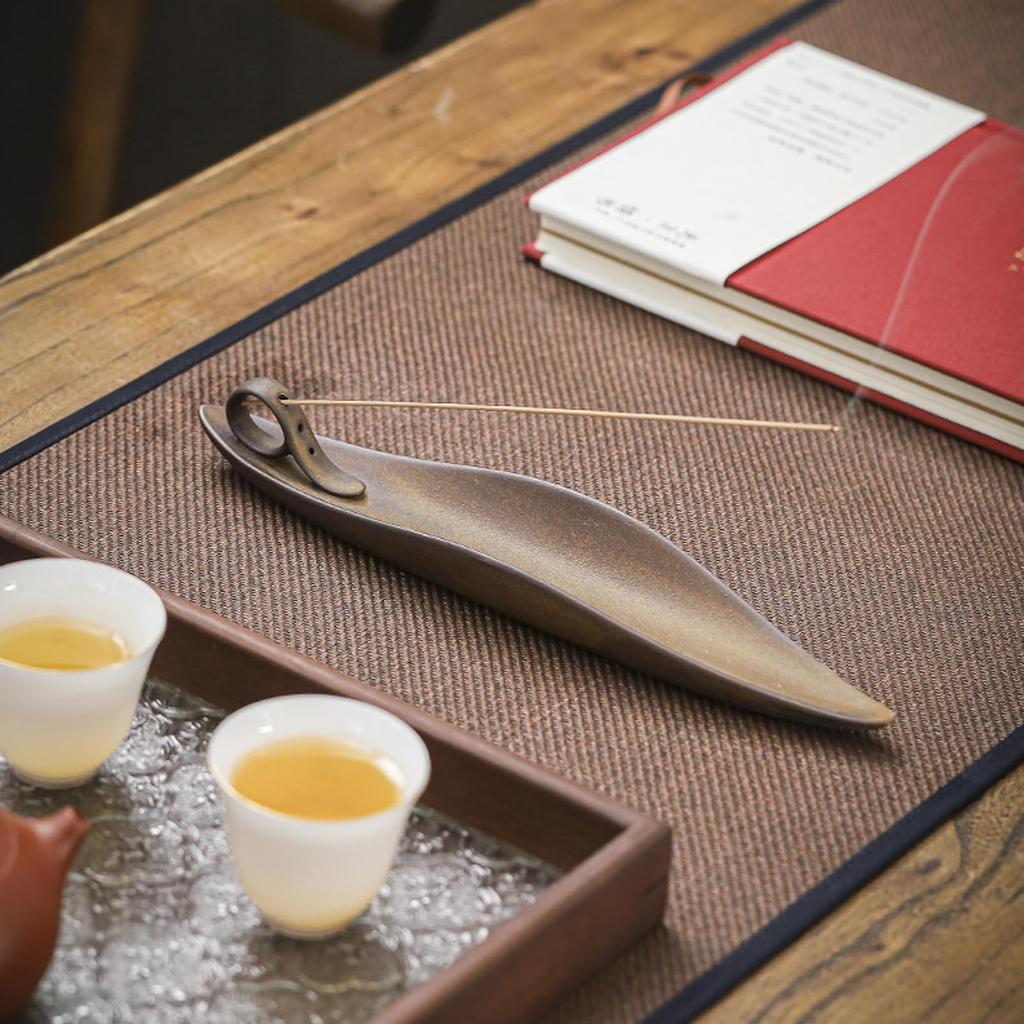 MrMrKura Ceramic Incense Burner, Incense Holder, Tea Ceremony, Incense Holder, Horizontal Stand, Stylish Japanese Style, Ideal for Meditation,