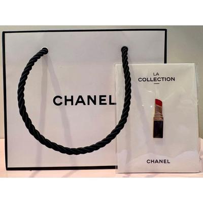 Used LA COLLECTION Lipstick Pin Badge + Shop Bag