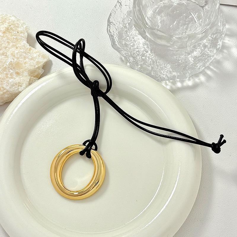 Retro Trendy Commuter Wax Cord Necklace with Alloy O-ring Pendant