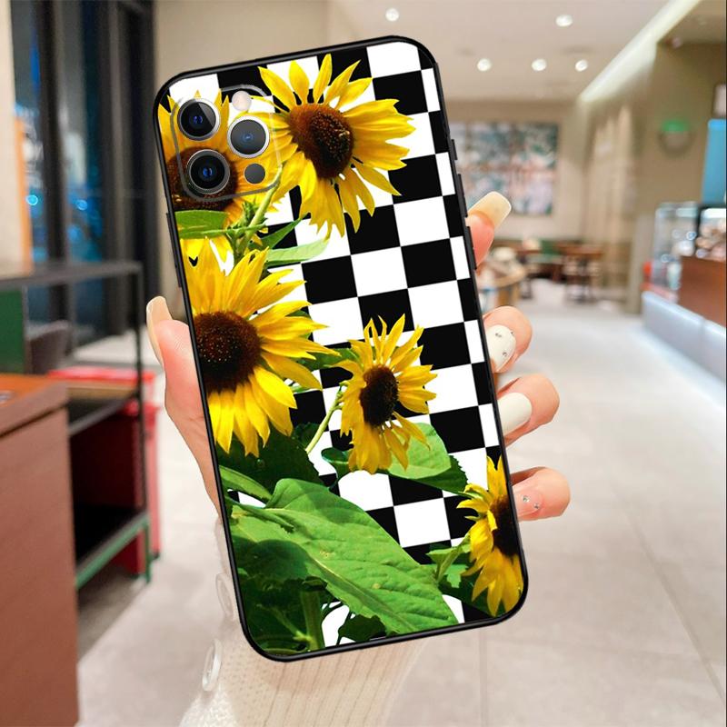 Checkerboard Sunflower Phone Case For iPhone 17 Air 16 14 13 11 15 Pro Max mini 15 16 Plus 16e Protective Cover