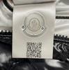 Moncler /L (3) / Glänzend Schwarz / Daunenjacke / Modellnummer I10911A00068M1592