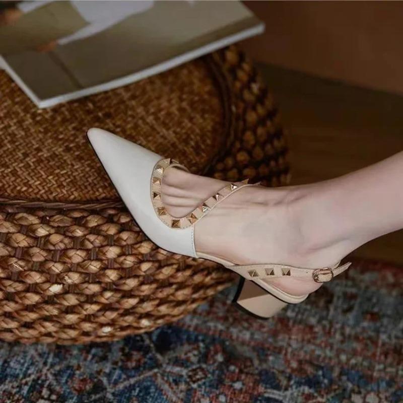 

Fashion 2025Fashion Pointed Toe Thick Heel Sandals Personality Rivet Female Shoes Slip-on Casual Shoes Summer New Sandals 34 бежевый