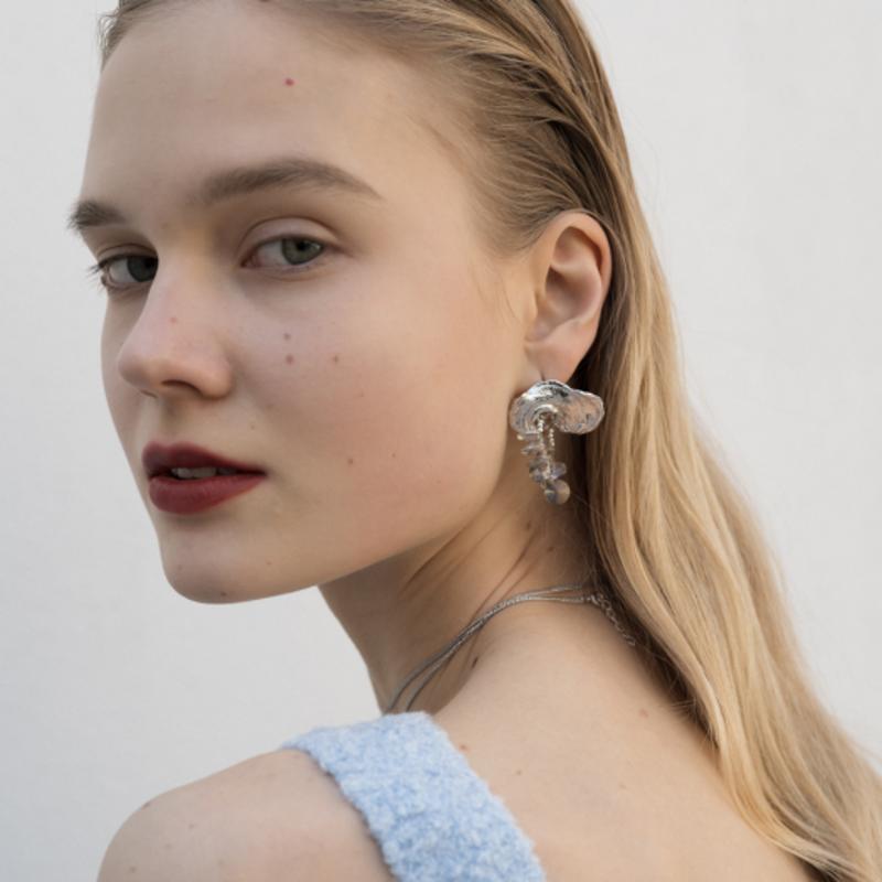 1064STUDIO The Body 04E