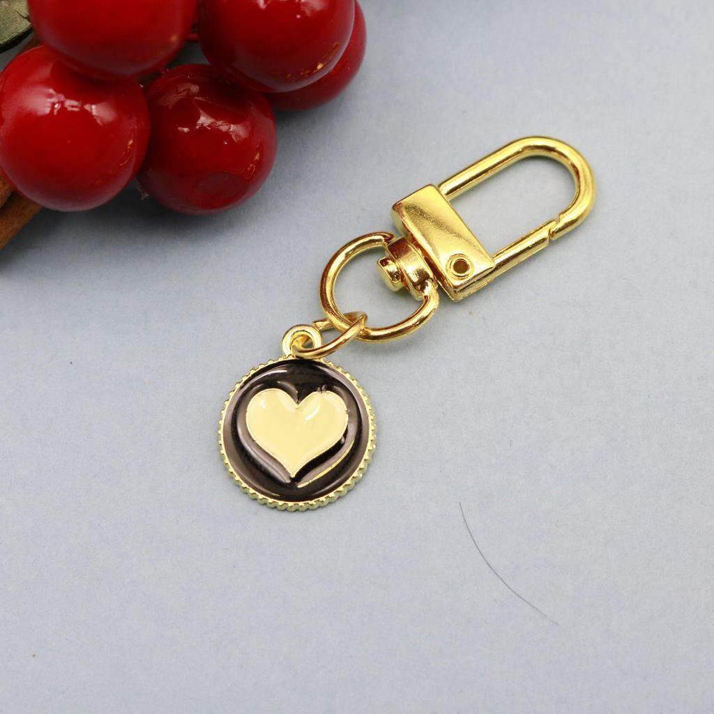Hot Selling Simple Colored Heart Oil Drip Keychain Pendant