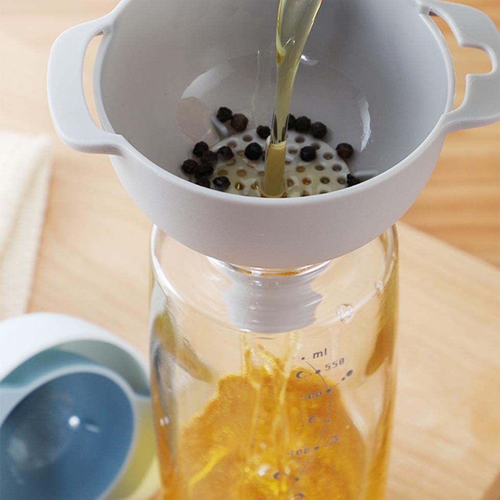 4 Pieces/Set PP Kitchen Oil Funnel Portable Reusable Washable Round Household Fruit Filter Strainer Tool Accessories