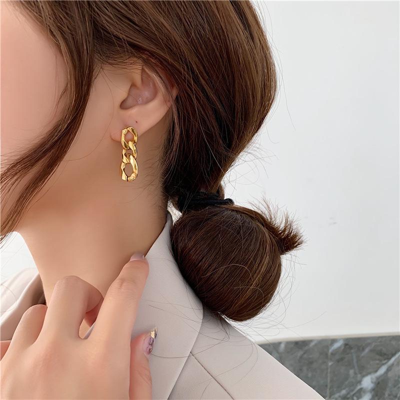 18K Gold Plated French Retro Titanium Steel Earrings: Blogger-Endorsed Heavyweight Ear Studs in High-Cold Style