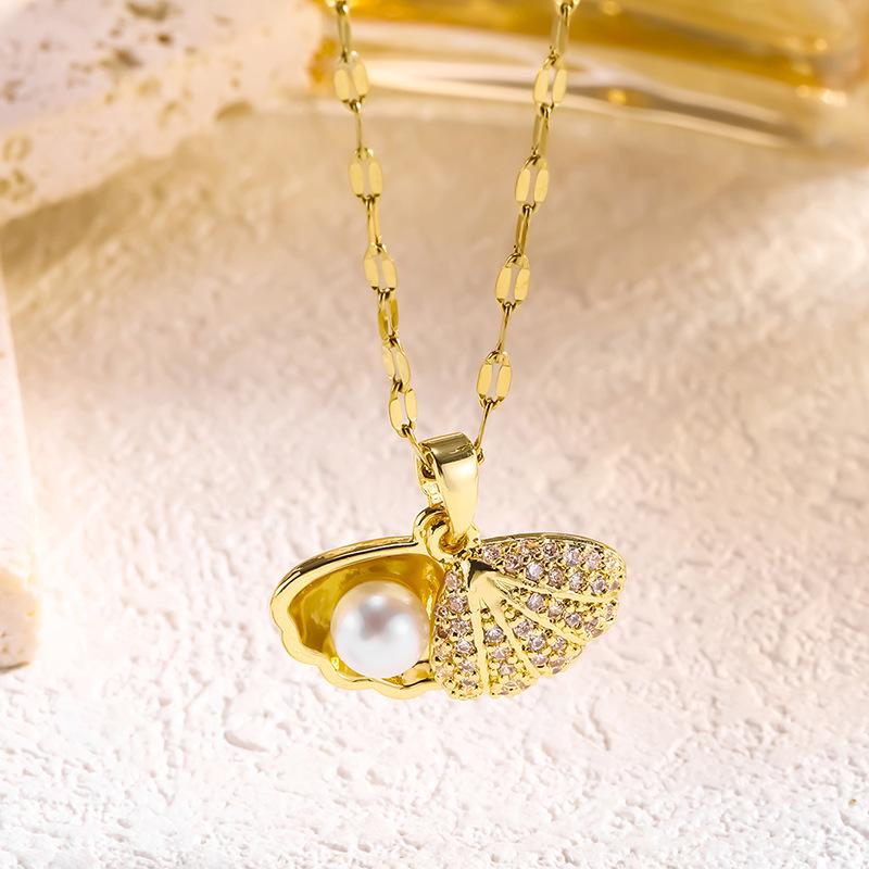 Zircon Seashell Clavicle Necklace with Pearl and Titanium Steel