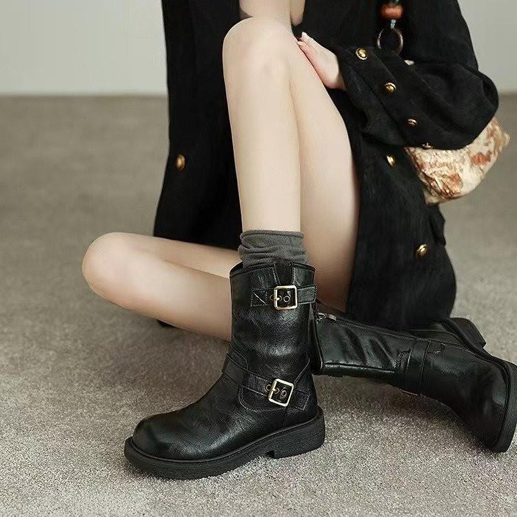 

Keep your own version! British style belt buckle Martin boots women s 2025 autumn new flat bottom round head black short boots 40 чёрный
