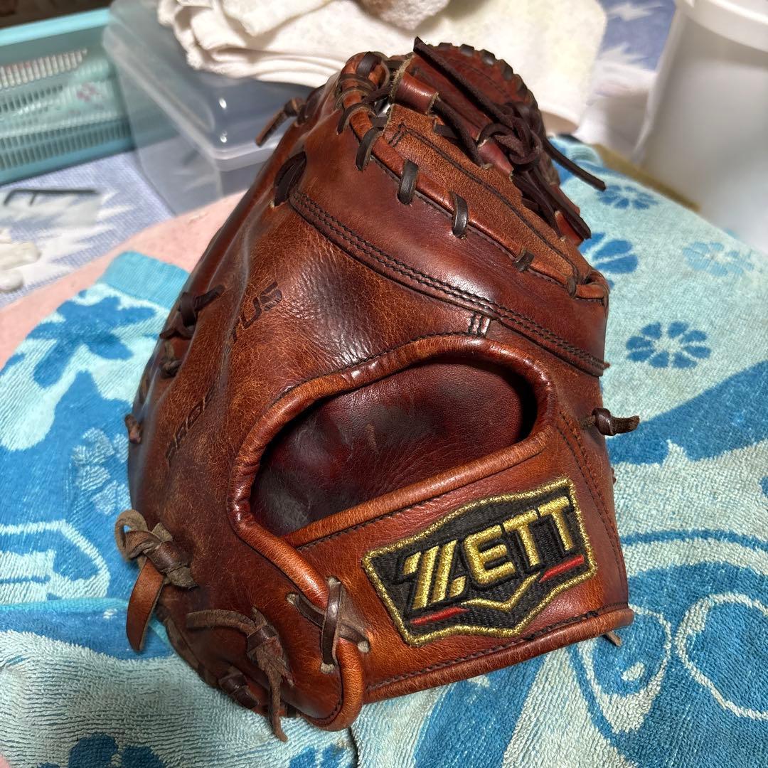 Used ZETT First Mitt for Hardball