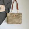 Versatile Single-Shoulder Tote: Stylish, Trendy, Large-Capacity Light-Colored Commuter Bag