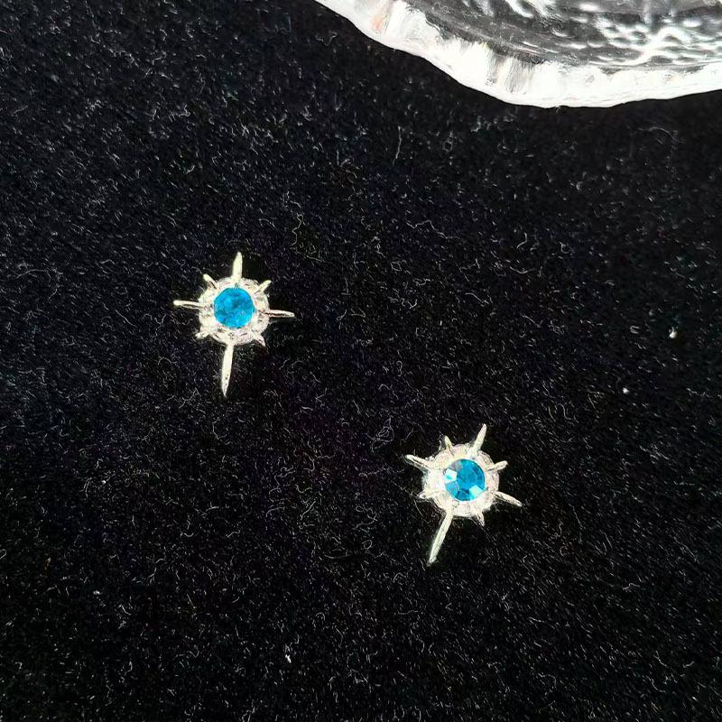 Polaris Men's Magnetic No-Piercing Ear Clip: Stylish, Versatile, High-End Stud Earrings