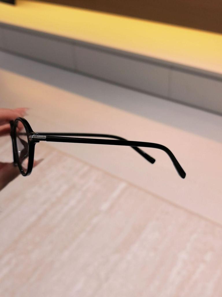 Stylish Oval Lightweight Unisex Glasses: Versatile Myopia-Compatible Soft TR Frame