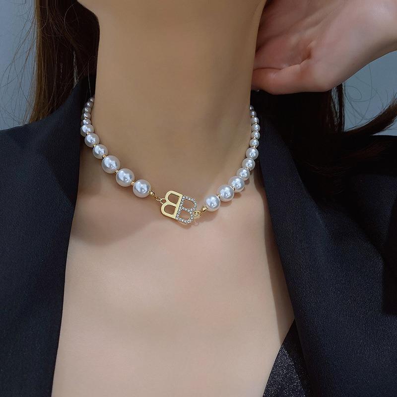 Korean Retro Pearl Diamond Fringed Neck Chain Internet Celebrity Temperament Design Sense Flower Bow Collarbone Chain Necklace Female