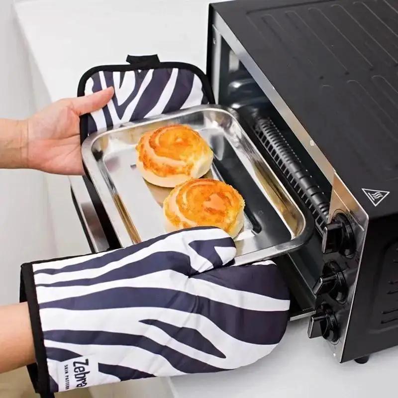 Microwave Gloves Kitchen Gloves Insulation Leopard Pattern Pad Cooking Baking BBQ Oven Potholders Oven Mitts Pad